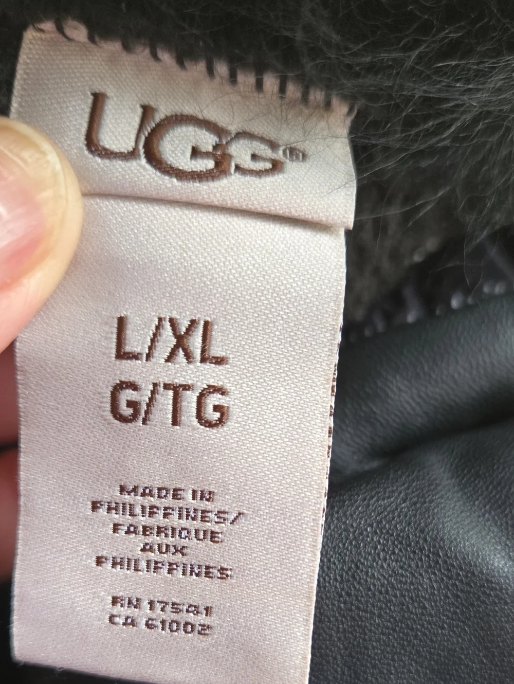 Ugg Black Quilted All-Weather Mitten Size L/XL